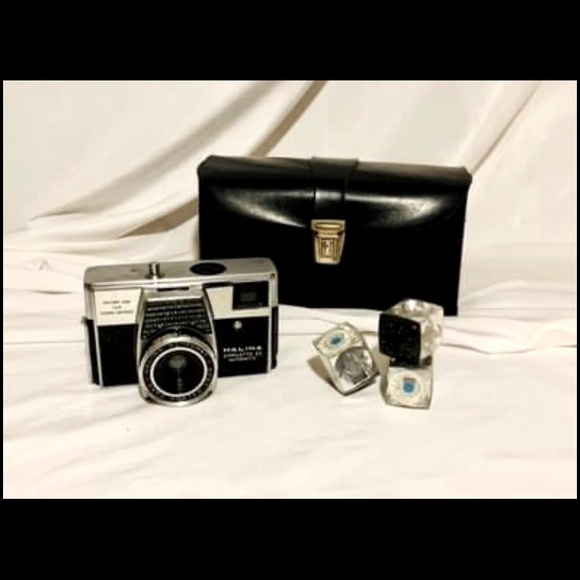 Vtg Camera/Flash bulbs/Case UNTESTED  (Halina Simplette EE Auto) - Picture 1 of 7